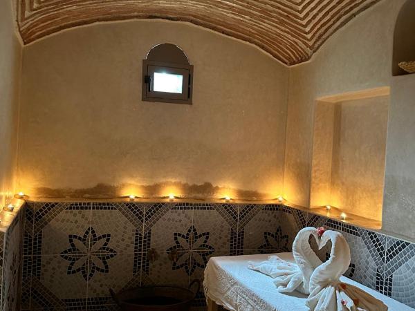 Palais Riad Berbère : photo 1 de la chambre portes coulissantes dans la suite familiale deluxe.