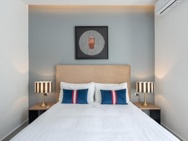 Le Mummarelle Napoli : photo 1 de la chambre executive triple room – via santa lucia 133