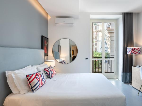 Le Mummarelle Napoli : photo 6 de la chambre superior king room – via santa lucia 133