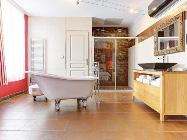 Champagne Domaine Sacret - AY : photo 7 de la chambre chambre double supérieure