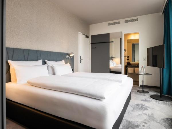 Motel One Brussels : photo 2 de la chambre chambre supérieure lit queen-size