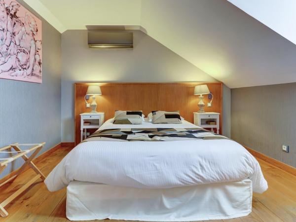 Champagne Domaine Sacret - AY : photo 2 de la chambre chambre double avec salle de bains privative