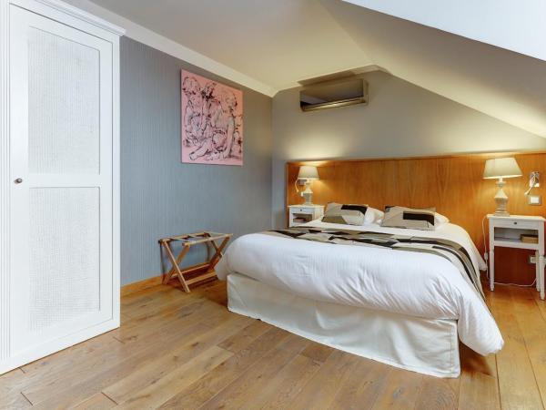 Champagne Domaine Sacret - AY : photo 3 de la chambre chambre double avec salle de bains privative