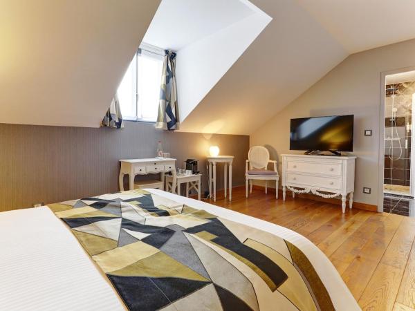 Champagne Domaine Sacret - AY : photo 5 de la chambre chambre double avec salle de bains privative