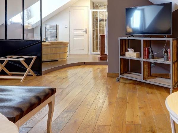 Champagne Domaine Sacret - AY : photo 8 de la chambre chambre lit king-size supérieure