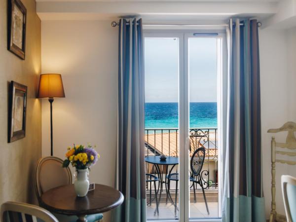 Hôtel Liberata & Spa : photo 4 de la chambre chambre double supérieure avec balcon - vue sur mer