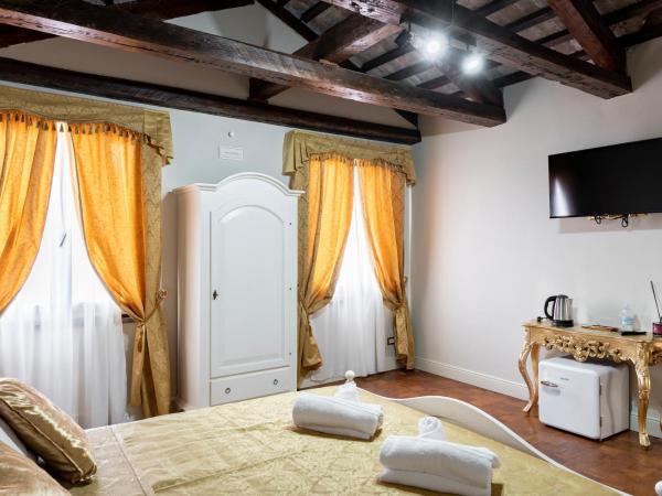 Palazzo Ti-tti Rialto Suites : photo 5 de la chambre chambre triple supérieure