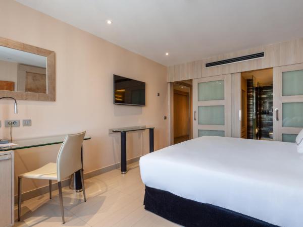 Melia Sevilla : photo 3 de la chambre chambre premium (2 adultes + 2 enfants)