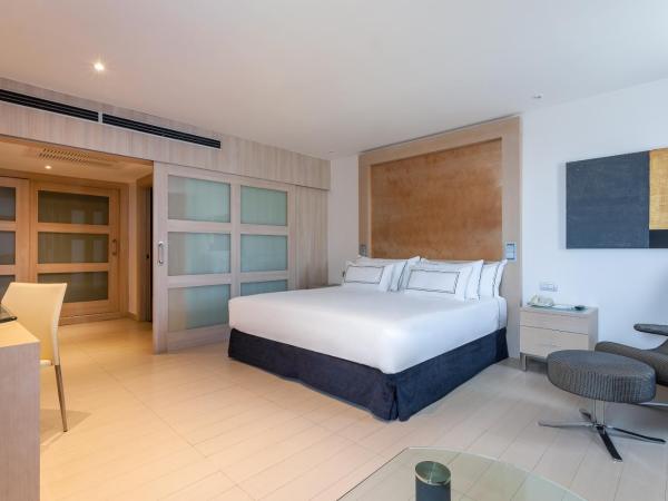 Melia Sevilla : photo 4 de la chambre chambre premium (2 adultes + 2 enfants)