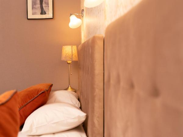 Hotel Mirabeau : photo 10 de la chambre chambre quadruple