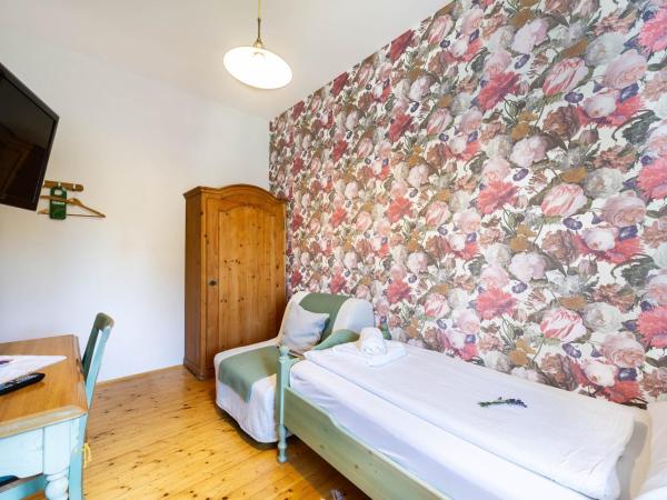 Stoffbauer GmbH : photo 3 de la chambre chambre simple avec salle de bains