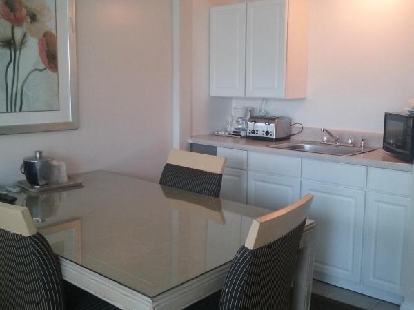 Beach Place Hotel : photo 8 de la chambre suite 2 chambres - stationnement gratuit