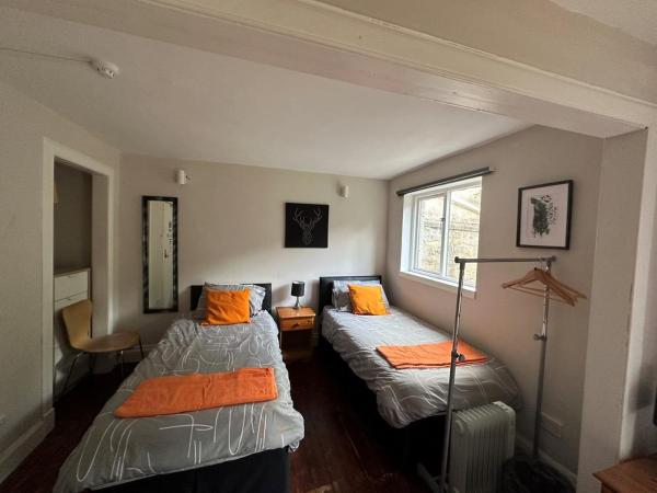 THE KINGSVIEW TOWNHOUSE - Boutique Hostel : photo 1 de la chambre chambre familiale