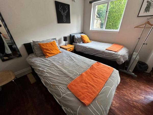 THE KINGSVIEW TOWNHOUSE - Boutique Hostel : photo 2 de la chambre chambre familiale