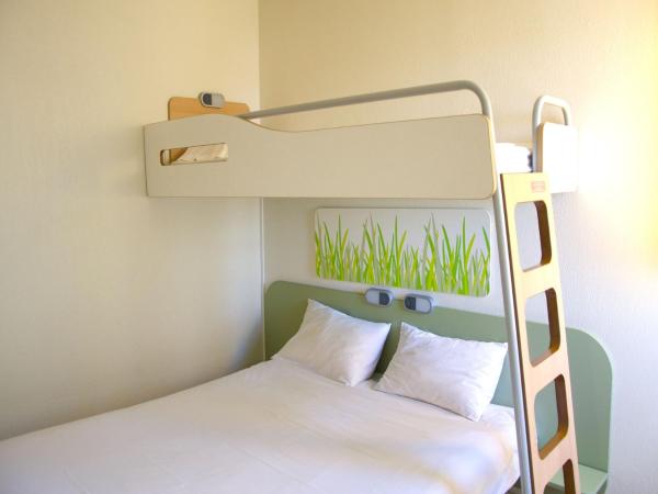Ibis Budget Toulon Centre : photo 9 de la chambre chambre triple