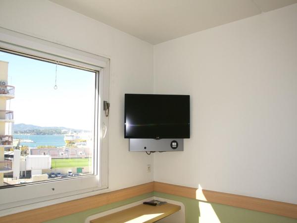 Ibis Budget Toulon Centre : photo 5 de la chambre chambre lits jumeaux