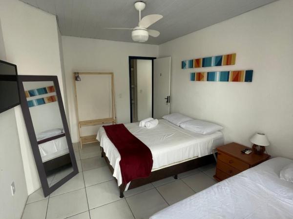 Brothers Suites Centro Búzios : photo 8 de la chambre chambre triple avec balcon