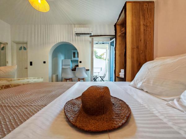 Paraga Suites : photo 5 de la chambre chambre triple avec balcon