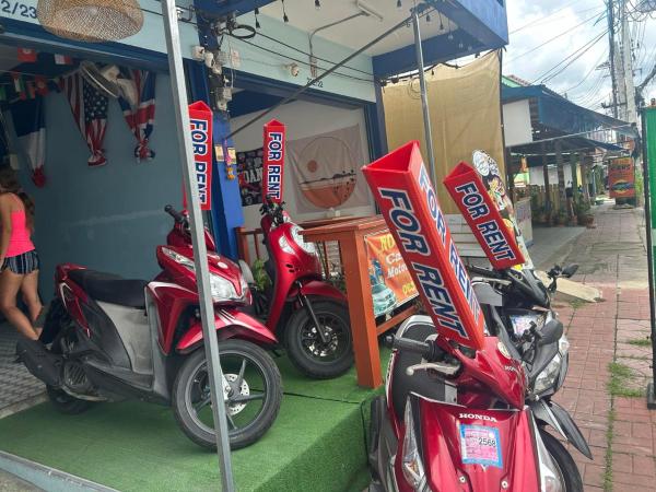 Noot's Bar And Guesthouse : photo 2 de la chambre chambre familiale avec balcon