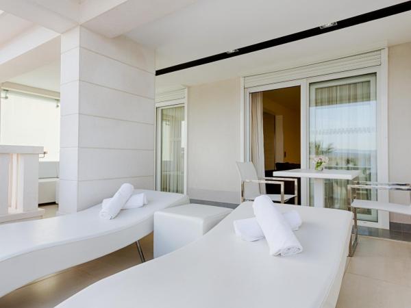Damianii Luxury Boutique Hotel & Spa : photo 4 de la chambre premium suite with terrace, sea view and king size bed