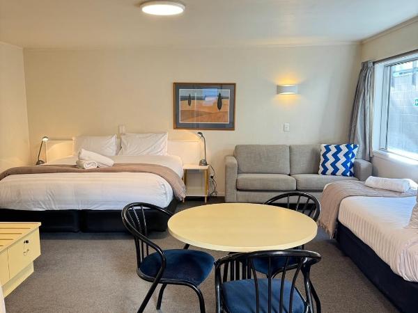 Blue Peaks Lodge : photo 5 de la chambre chambre familiale avec salle de bains