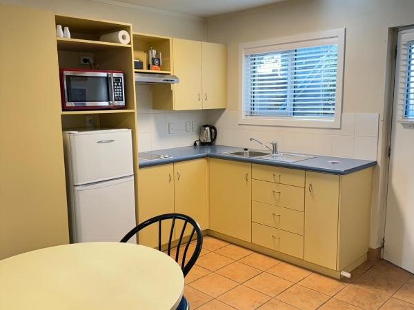 Blue Peaks Lodge : photo 4 de la chambre chambre familiale avec salle de bains