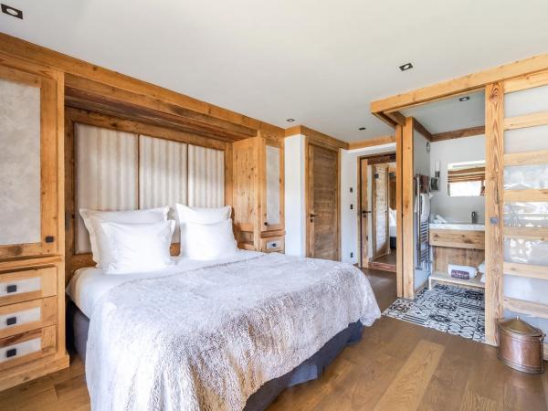 Hôtel Les Peupliers : photo 2 de la chambre chambre confort avec balcon - vue sur village