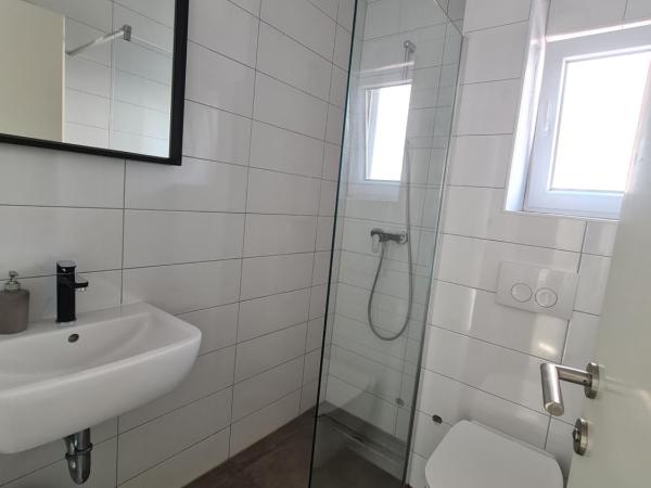 SUBTUB Hostel Makarska : photo 4 de la chambre lit dans dortoir pour femmes de 6 lits