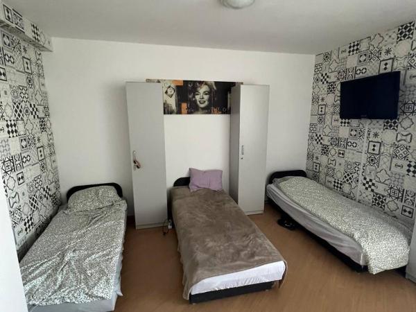 Hostel „U Sashka” : photo 1 de la chambre lit dans un dortoir de 4 lits