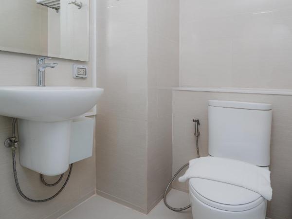 SureStay by Best Western Bangkok Ramintra : photo 8 de la chambre deluxe two-bedroom suite with one queen bed and two single beds - duplex/poolside