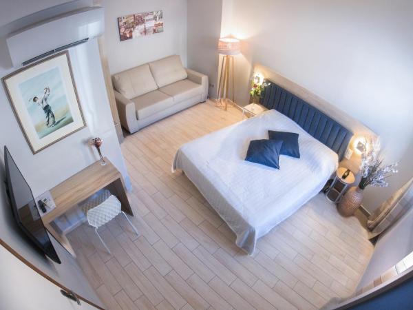 Hotel Le Golfe : photo 4 de la chambre chambre familiale - vue sur arrière