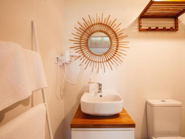 We Surf House : photo 3 de la chambre chambre double - vue sur jardin