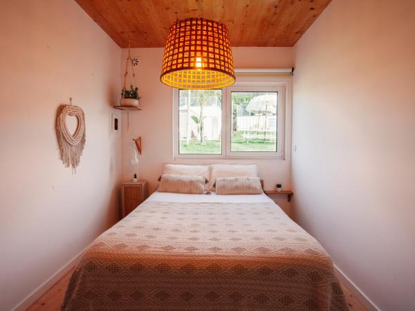 We Surf House : photo 2 de la chambre chambre double - vue sur jardin