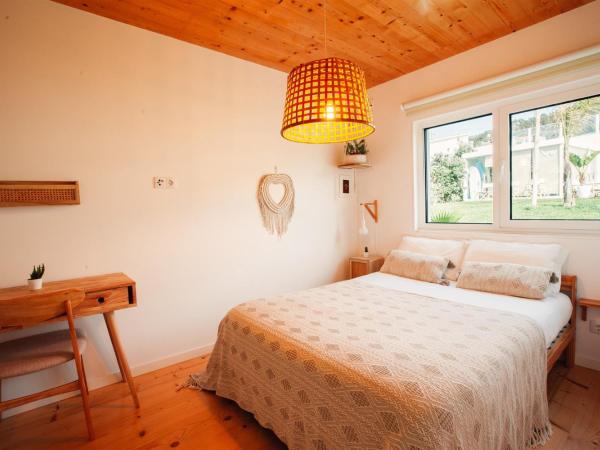 We Surf House : photo 5 de la chambre chambre double - vue sur jardin
