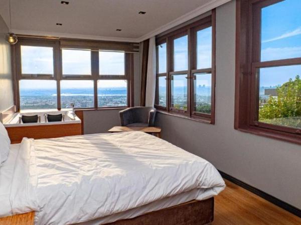 Elite Marmara Bosphorus & Otel : photo 1 de la chambre chambre lit king-size avec baignoire spa