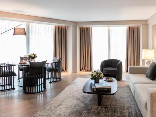 NJV Athens Plaza : photo 6 de la chambre suite deluxe - vue sur ville 