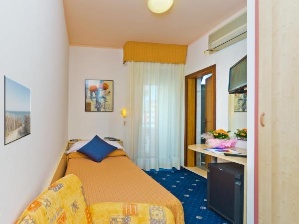 Hotel Victoria : photo 1 de la chambre chambre simple avec balcon