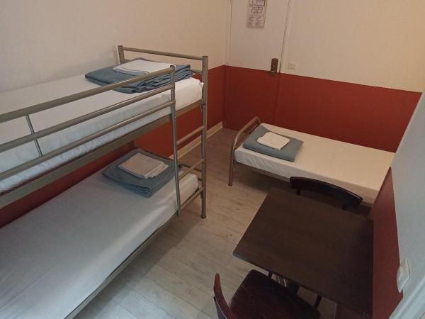 Caulaincourt Montmartre by Hiphophostels : photo 3 de la chambre lit simple dans dortoir masculin de 3 lits