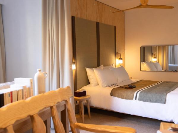 MOB HOTEL Cannes : photo 1 de la chambre suite