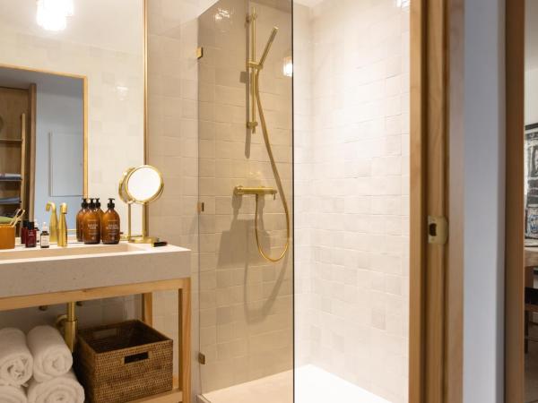 MOB HOTEL Cannes : photo 7 de la chambre suite