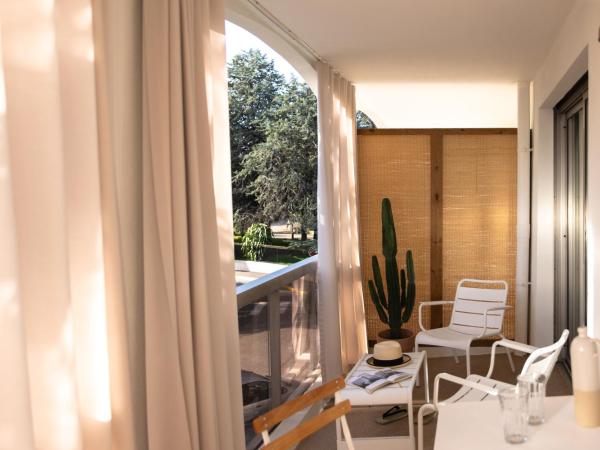 MOB HOTEL Cannes : photo 1 de la chambre large suite with terrace or loggia