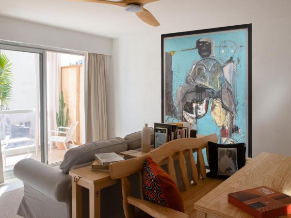 MOB HOTEL Cannes : photo 6 de la chambre large suite with terrace or loggia