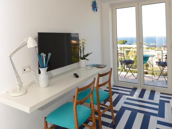 3 Suites View : photo 7 de la chambre chambre double ou lits jumeaux standard - vue sur mer