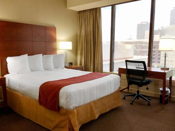 Blake Hotel New Orleans, BW Signature Collection : photo 2 de la chambre chambre lit queen-size - vue sur ville