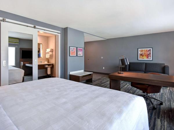 Hampton Inn & Suites Las Vegas Convention Center - No Resort Fee : photo 6 de la chambre suite studio lit king-size - non-fumeurs