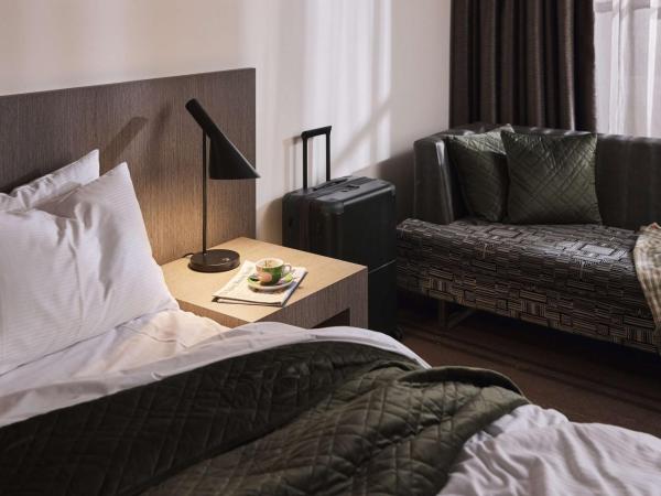 Rydges World Square : photo 2 de la chambre chambre lit king-size exécutive avec balcon 
