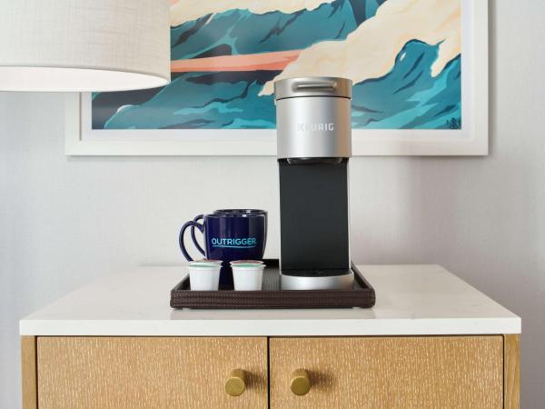 OHANA Waikiki East by OUTRIGGER : photo 3 de la chambre hébergement avec 2 lits doubles - vue sur waikiki