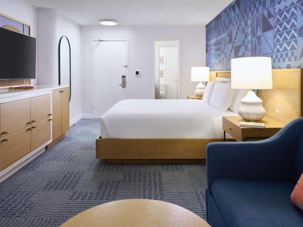 OHANA Waikiki East by OUTRIGGER : photo 4 de la chambre hébergement lit king-size - vue sur waikiki