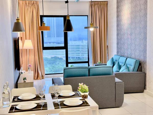 MidValley Southkey Mosaic 6-9pax Netflix-SmartTV70inch : photo 5 de la chambre appartement supérieur 2 chambres