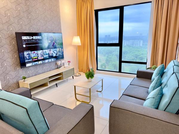 MidValley Southkey Mosaic 6-9pax Netflix-SmartTV70inch : photo 7 de la chambre appartement supérieur 2 chambres